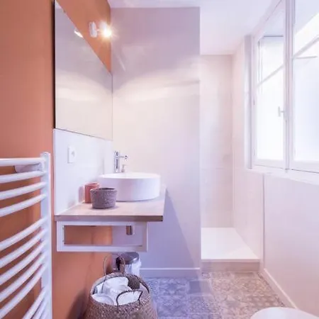 Апартаменты Charmant - Chambre Separee - 300m De La Gare Et Acces Direct Au Coeur Historique *