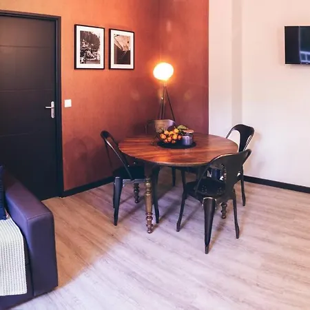 Апартаменты Charmant - Chambre Separee - 300m De La Gare Et Acces Direct Au Coeur Historique Пуатье